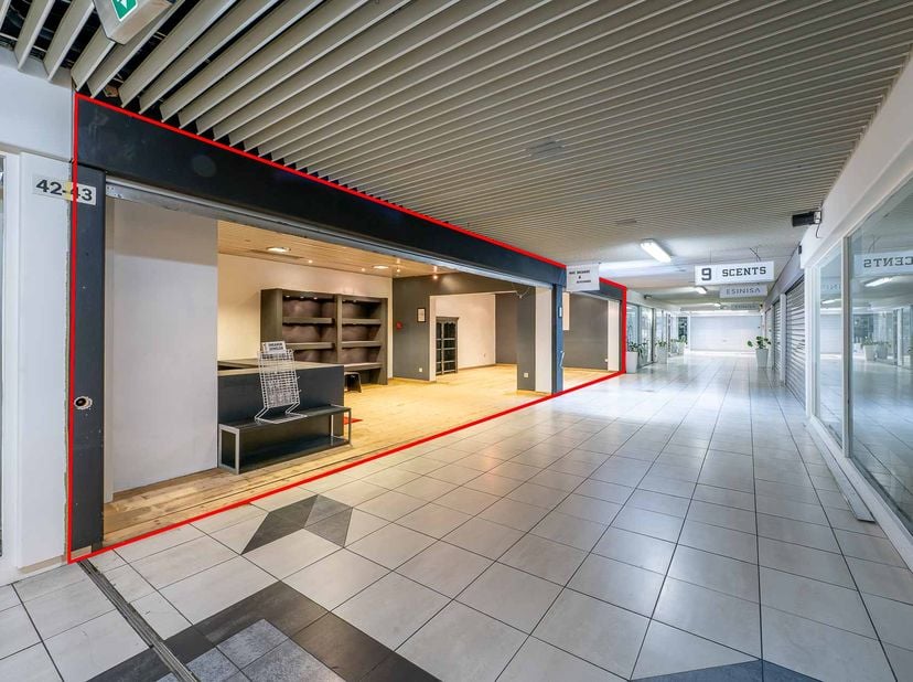 HANDELSPAND (ENERGIELABEL A) -<br />
<br />
Handelspand van +/- 54 m² in shoppingcenter 'De Kern' in het centrum van Wilrijk. <br />
Veel parkeergeleg