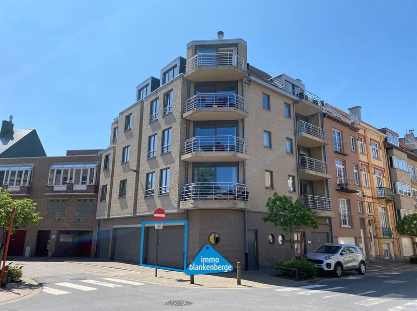 Garage à vendre
                    à 8370 Blankenberge
