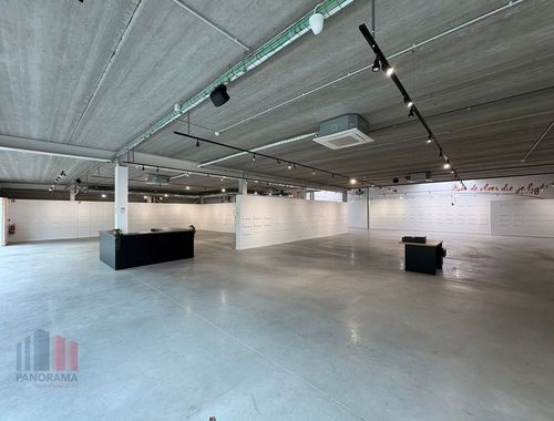                                         Bureaux à louer à Lochristi, € 8.800
