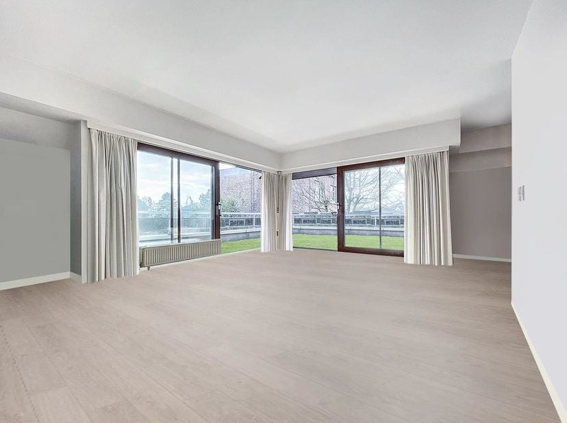UCCLE / Vert Chasseur. Barnes biedt u deze duplex op de bovenste verdiepingen van een gebouw gelegen in een van de meest gewilde locaties in Ukkel. He