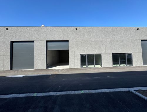                                         Entrepôt à vendre à Mouscron, € 337.000
