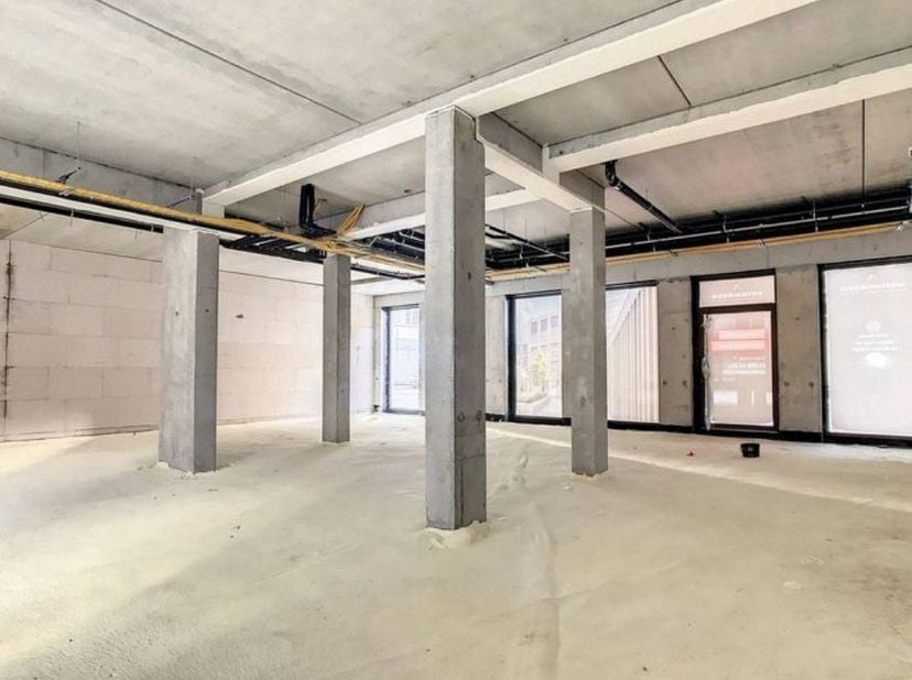 Bien professionnel à vendre
                    à 8500 Kortrijk