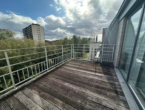                                         Penthouse te huur in Sint-Lambrechts-Woluwe, € 1.050
