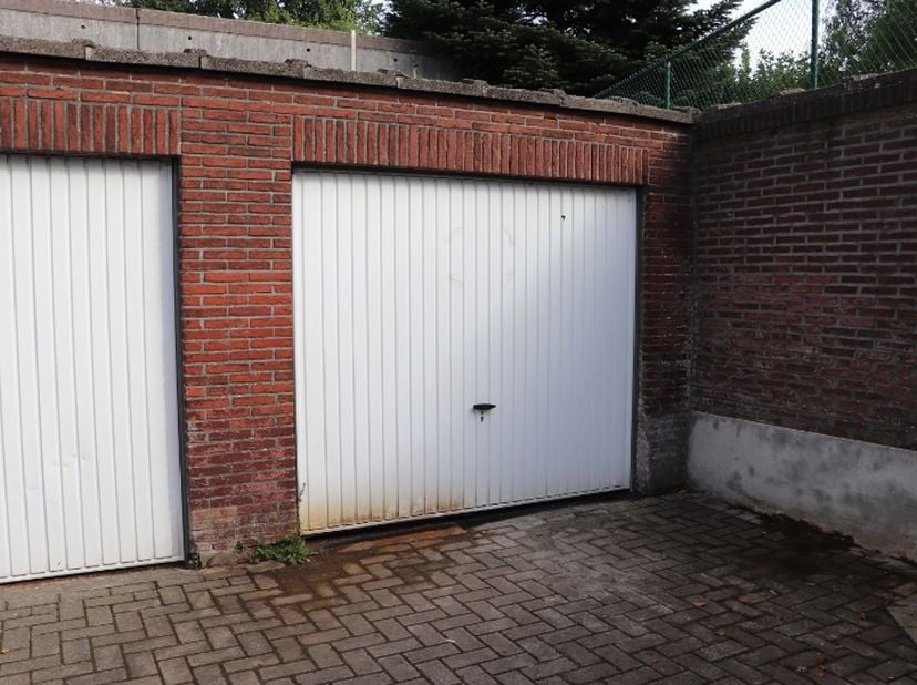 Garage te koop in Antwerpsestraat 556 bus GARAGE 8,
                    2850 Boom