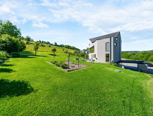                                         Villa te koop in Forêt, € 799.000
