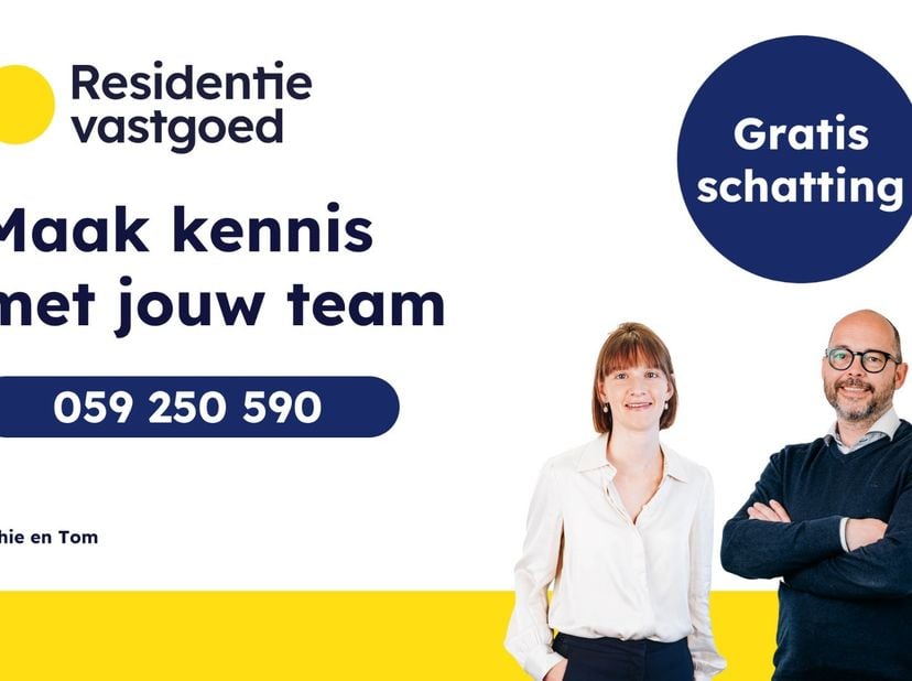 De garage maakt deel uit van de kleinschalige residentie Picardie en is gelegen op het gelijkvloersverdiep achterliggend aan het gebouw. Algemene door
