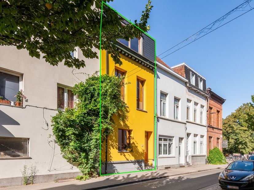 Wonen in een levendige, gezellige buurt met alles binnen handbereik? Deze charmante woning aan de Sint-Janstraat 27 ligt vlak bij het Krugerplein&amp;nbsp