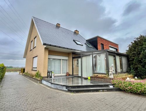                                         Woning te koop in Heule, € 300.000
