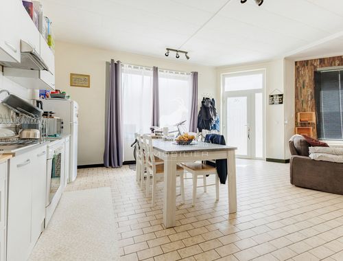                                         Appartementsgebouw te koop in Monceau-sur-Sambre, € 199.999
