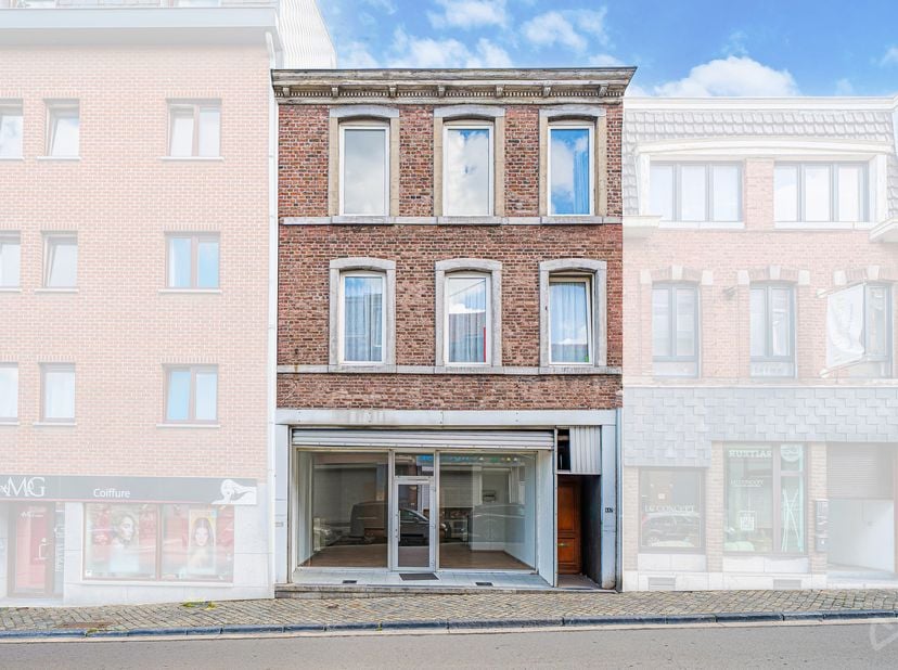 We Invest Liège et Milla vous présentent cet immeuble mixte idéal pour un investissement (6% Net possible). <br />
Le bien se compose d’un rez-de-chau