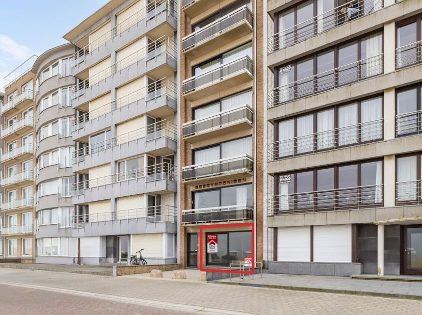Te koop: appartement op de Zeedijk in Sint-Idesbald, met prachtig zeezicht en een ruim zongericht terras. Dit appartement ligt op een toplocatie in Si
