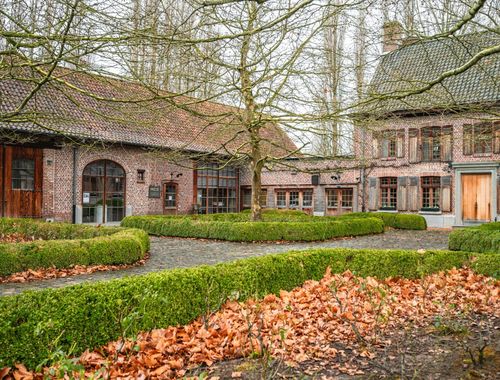                                         Bien commercial à vendre à Desselgem, € 2.350.000
