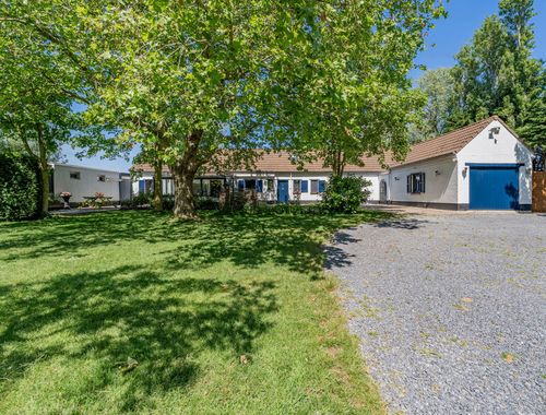                                         Villa te koop in Lissewege, € 925.000

