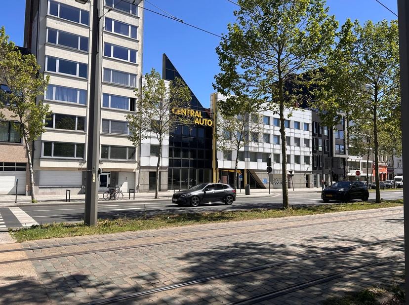 Bien professionnel à louer
                    à 2000 Antwerpen