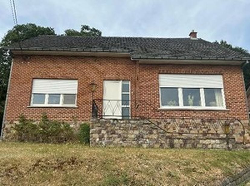 CENTRAAL GELEGEN OP TE FRISSEN WONING -<br />
Nabij station Sint-Joris-Weert en Meerdaalwoud.<br />
Ben jij op zoek naar een woning met potentieel in