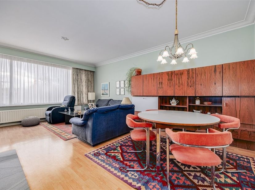 Appartement très lumineux et bien entretenu avec 2/3 chambres à coucher et ascenseur dans un petit immeuble est à vendre à Oudstrijderslaan 47 à Hobok