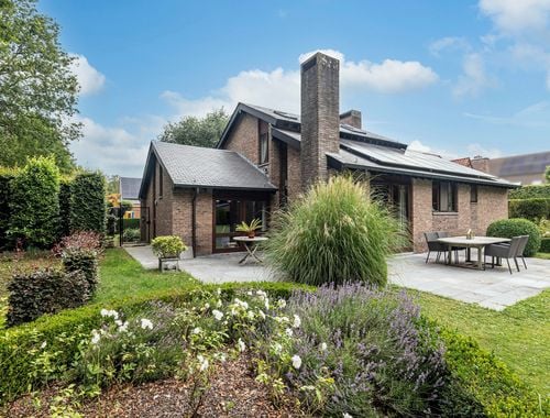                                         Villa à vendre à 's Gravenwezel, € 745.000
