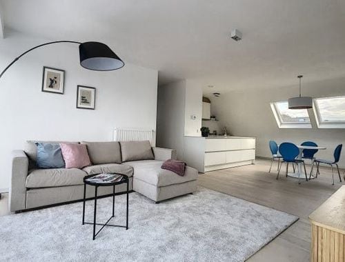                                         Appartement à louer à Deerlijk, € 895
