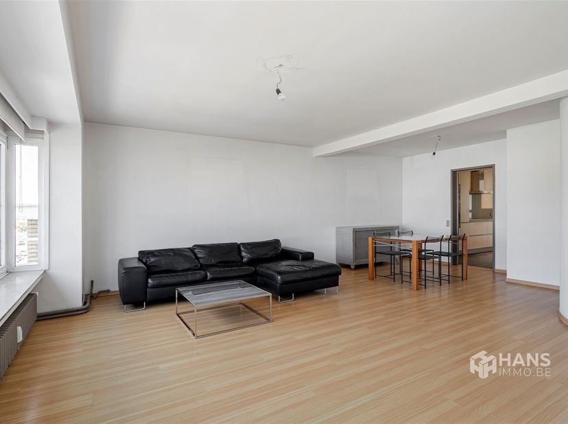 Appartement prêt à emménager (98 m²) avec 2 chambres et un garage à Deurne.<br />
<br />
Vivre sur la Bisschoppenhoflaan, c’est profiter d’une excelle