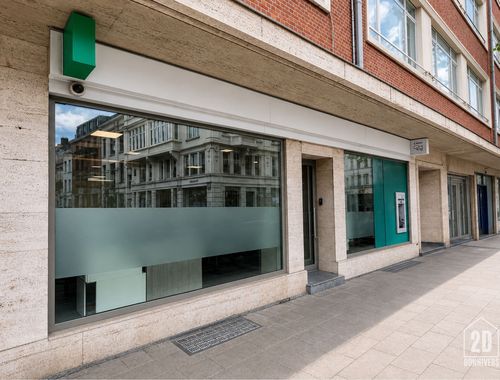                                         Bâtiment commercial à vendre à Ixelles, € 475.000
