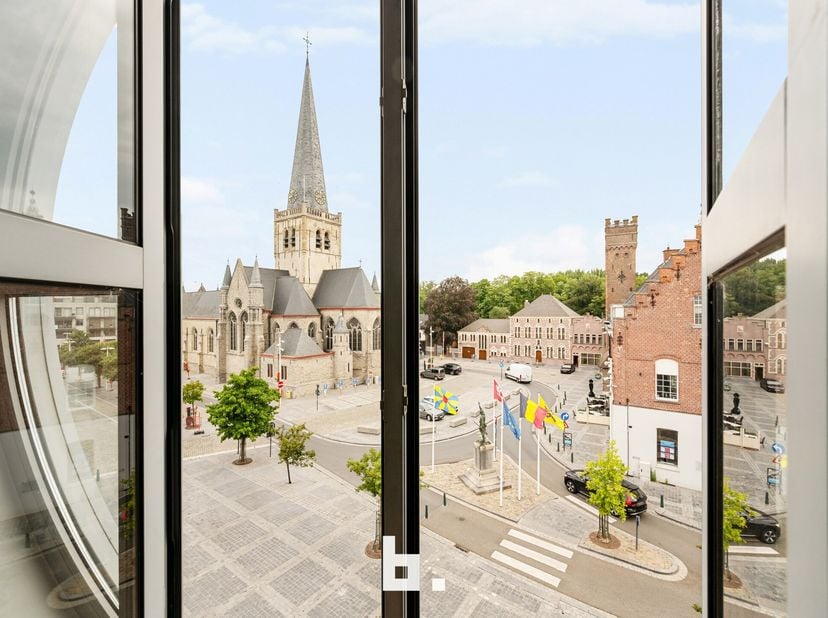 Bezoekdag op woensdag 01/07 en zaterdag 04/07 op afspraak!<br />
Ontdek dit unieke penthouse met ruim privaat terras in Residentie Pigeon d'Or. Onder
