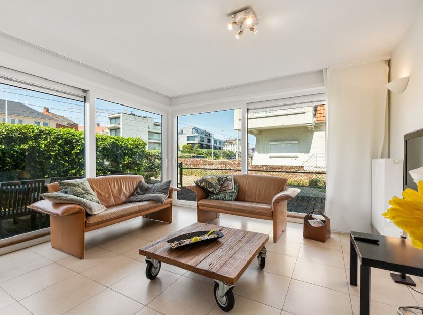 Te koop: recent appartement in Sint-Idesbald, op een centrale locatie nabij openbaar vervoer en invalswegen.Volledig instapklaar &amp; gemeubeld! Dit appa