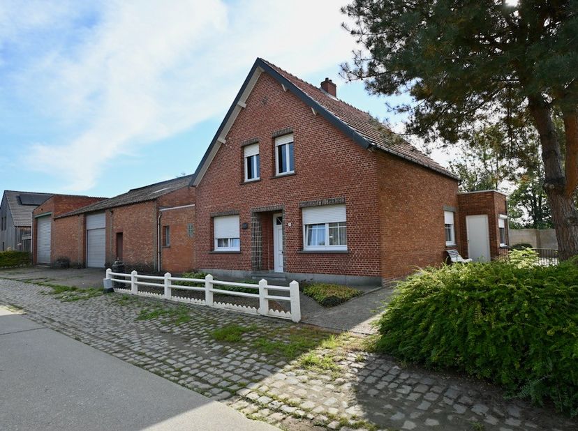 Huis te koop in Schooldijk 2,
                    2560 Bevel