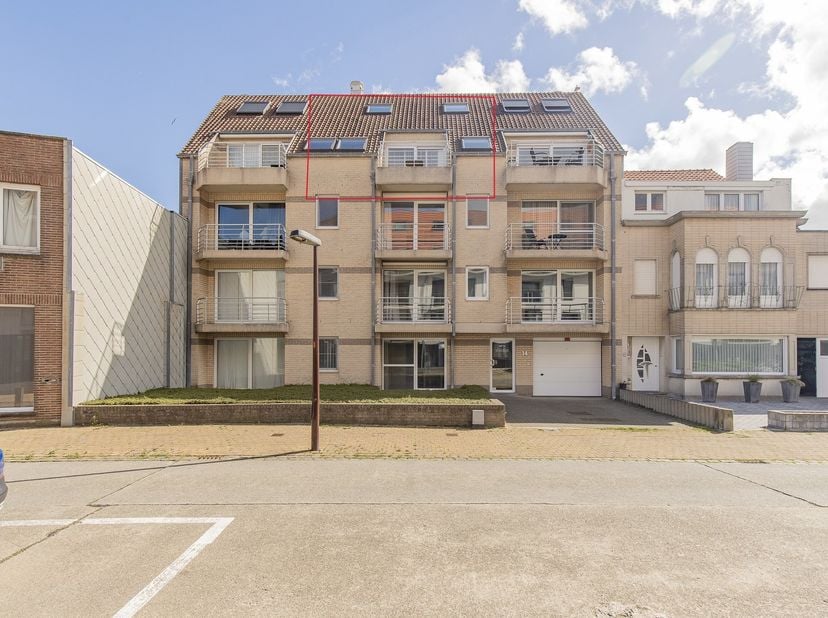 Duplexappartement met gunstig oppervlakte van 83m² - ideaal gesitueerd te Bredene tussen de zee, duinen en alle dagelijkse voorzieningen - gelegen in