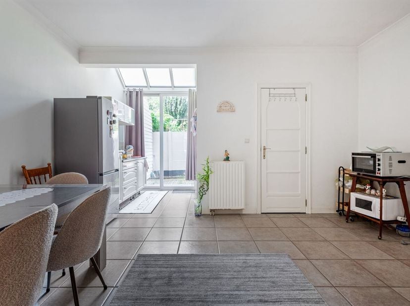 Opbrengsteigendom met 3 appartementen op toplocatie in Merksem!<br />
Bent u op zoek naar een interessante investering met onmiddellijk rendement? Dan
