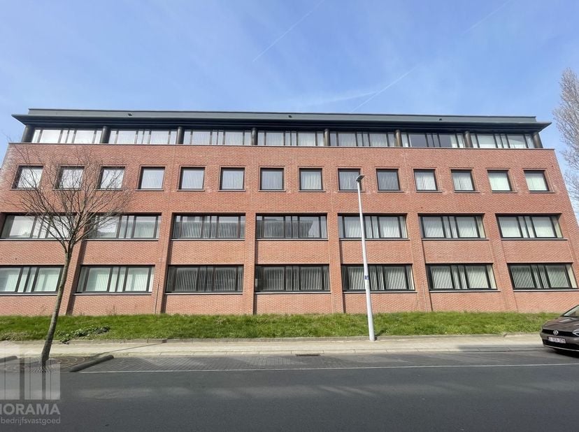 Bedrijfsvastgoed te huur in Gustave Vincke-Dujardinstraat 4,
                    8000 Brugge