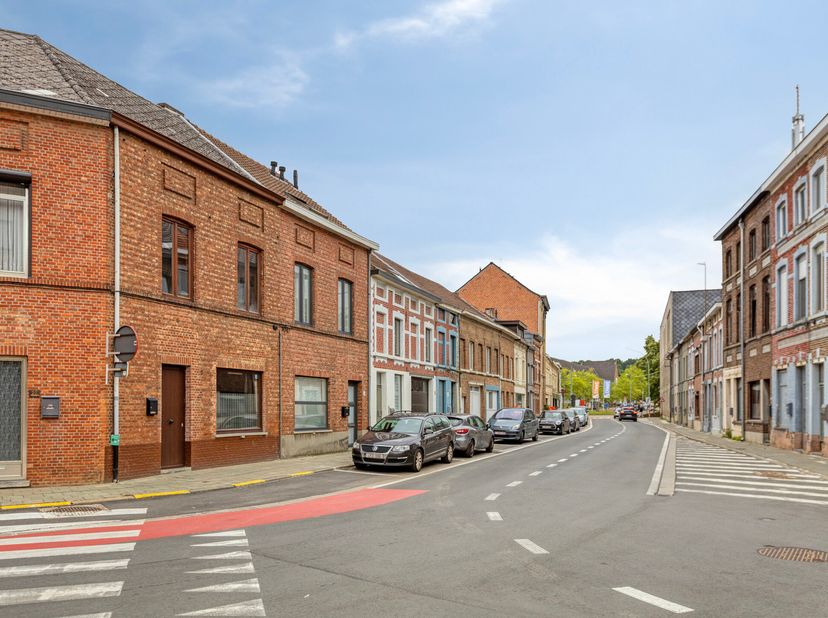 Bent u op zoek naar een interessant renovatieproject op een toplocatie? Deze woning bevindt zich in het hart van Diest, op wandelafstand van het stati