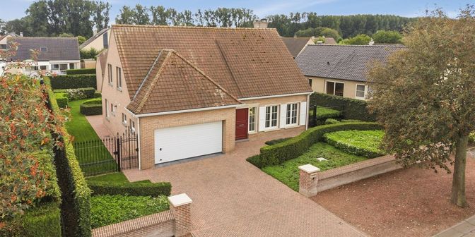 Huis te koop in Izegemstraat 11, 9800 Deinze
