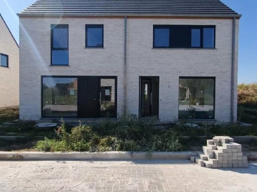Project te koop in Populierstraat 233,
                    8800 Roeselare