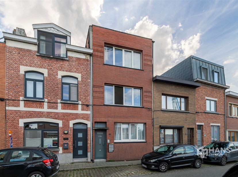 Appartement te koop in Paulus Beyestraat 156,
                    2100 Deurne
