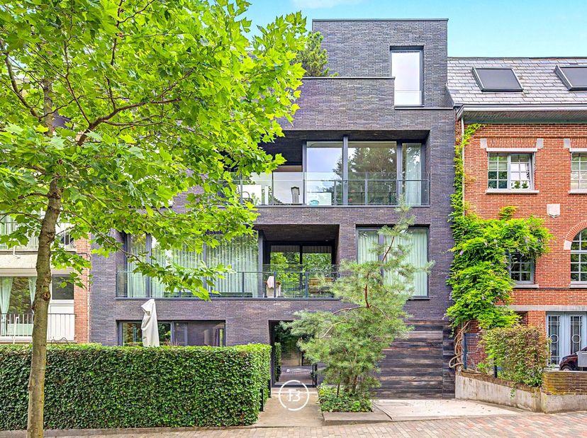 Exclusief 1-slaapkamerappartement op toplocatie in Ukkel, vlak bij Coghen, Messidor en het Brugmannpark, in de prachtige Florelallaan, tussen de Brugm