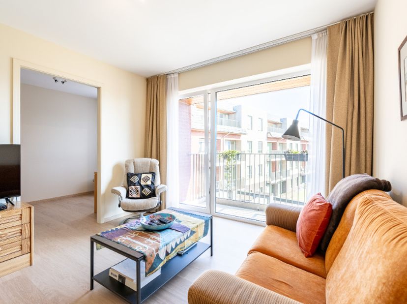 Ontdek deze&amp;nbsp;assistentiewoning op de tweede verdieping, ideaal gelegen in het centrum van Wevelgem en op wandelafstand van het station. Hier woon