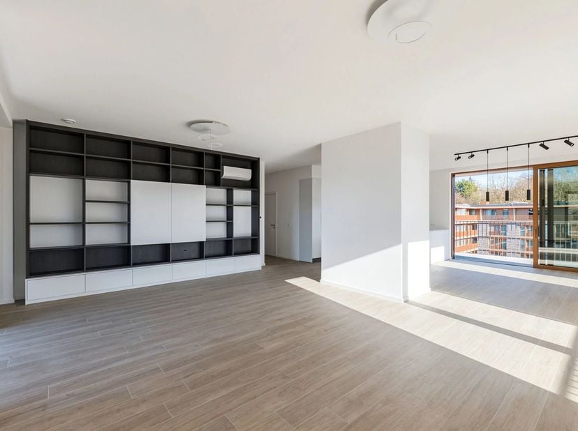 Gepresenteerd door Carla Rodriguez : 0494 07 97 54 / carla.rodriguez@victoire.be<br />
VICTOIRE-JUNOT biedt dit uitzonderlijke penthouse aan, ideaal g