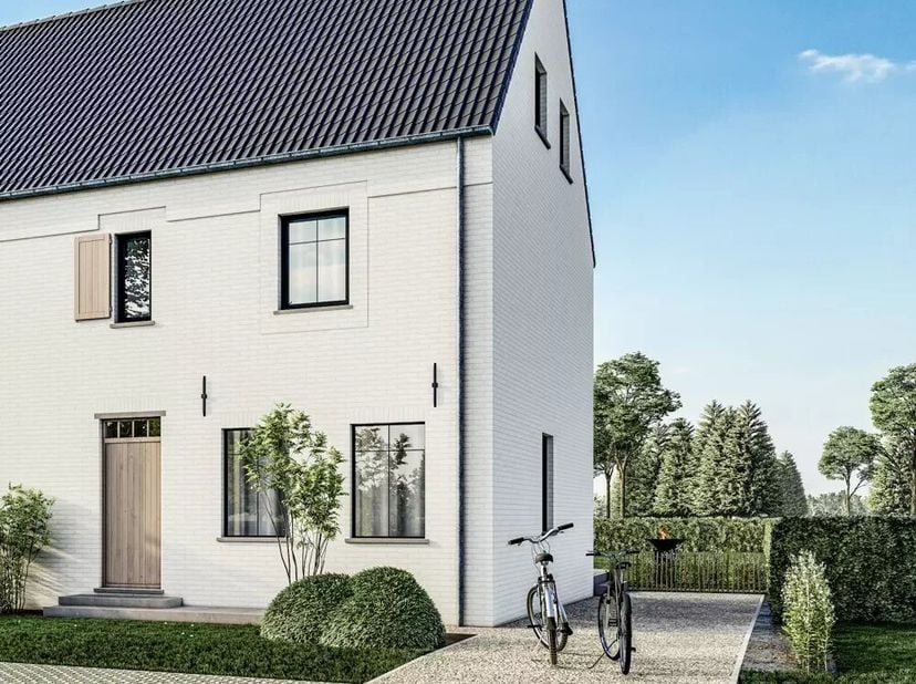 Deze bouwgrond voor halfopen bebouwing is rustig gelegen aan de Kleistraat 7 in Beverst, deelgemeente van Bilzen.<br />
Het perceel heeft een oppervla