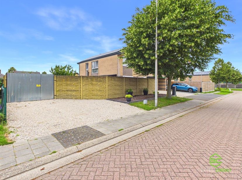 + Als u op onze eigen website (www.empresaconsult.be) naar deze woning doorklikt, vindt u alle info en een volledige 360° impressie! +<br />
Op een ru