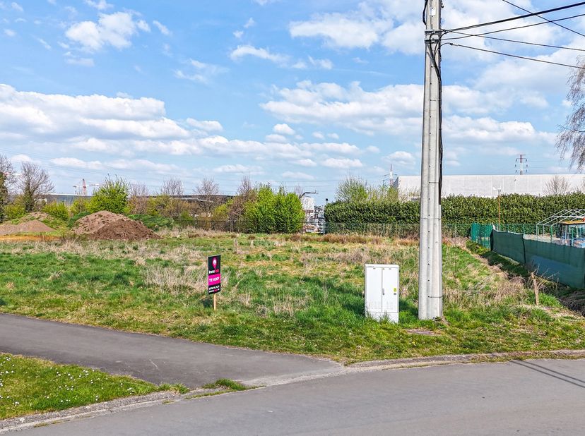 Terrain à vendre
                    à 3583 Paal