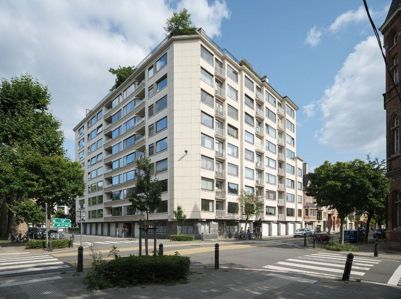 Eénslaapkamerappartement op de zevende verdieping met indrukwekkend uitzicht<br />
<br />
Op de zevende verdieping van Residentie Goya aan de Tentoons