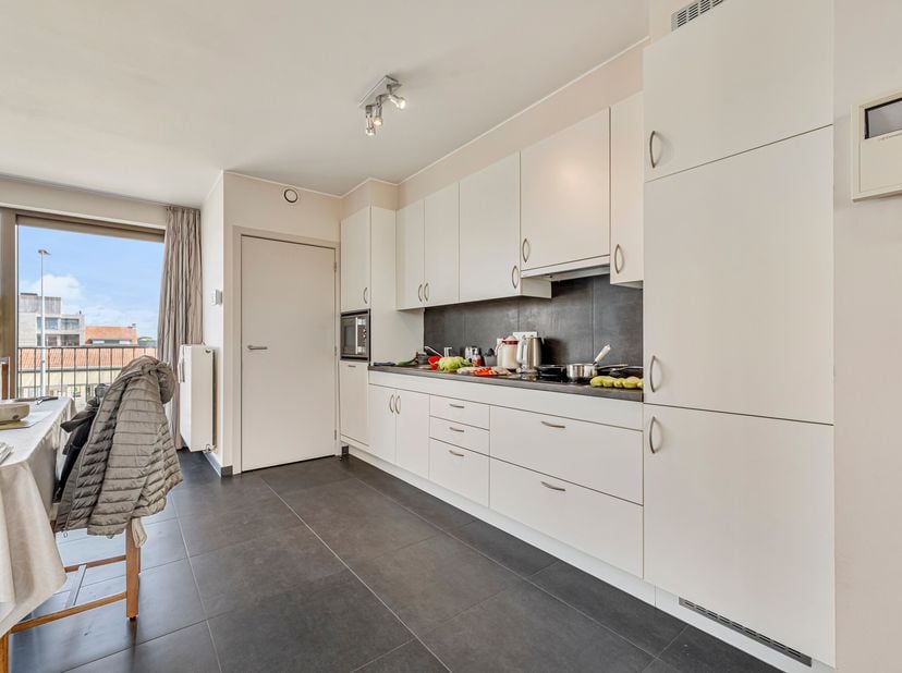 Appartement met 2 slaapkamers te huur in Poperinge!<br />
Het appartement bevindt zich op het tweede verdiep en is beschikbaar met een lift. We komen