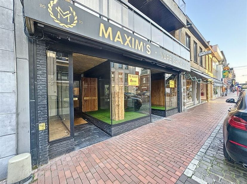Bien professionnel à louer
                    à 8800 Roeselare