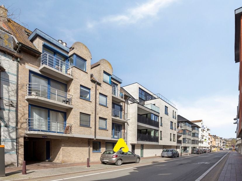 Ontdek dit rooftop appartement met 2 slaapkamers, gelegen in de residentie Hortensia.<br />
<br />
Het appartement is goed onderhouden en beschikt ove