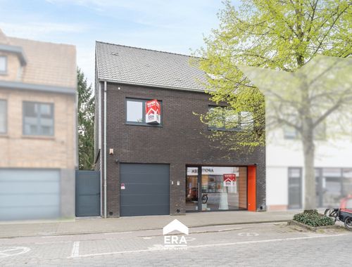                                        Bien commercial avec habitation à vendre à Waarschoot, € 549.000
