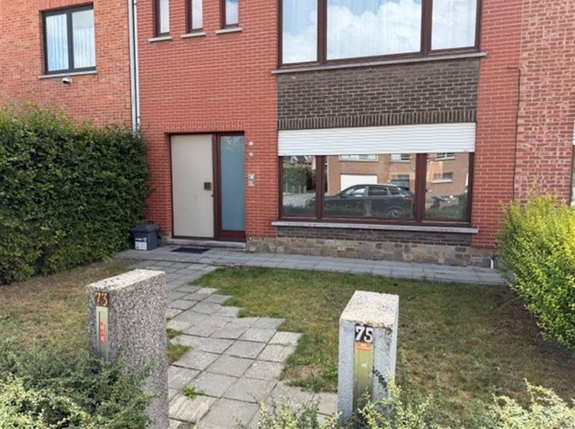 Appartement à louer
                    à 9111 Belsele