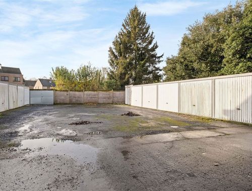                                         Box à vendre à Kortrijk, € 20.000
