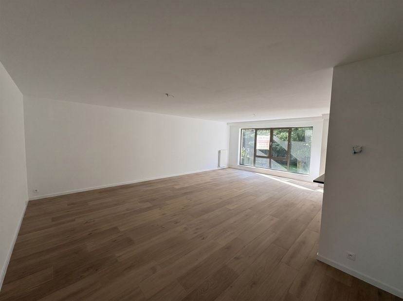 Prachtig 3-slaapkamer appartement op rustige locatie <br />
<br />
Ligging: <br />
Het appartement is gelegen in Brasschaat, op een rustige locatie
