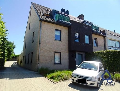                                         Penthouse te huur in Oordegem, € 830
