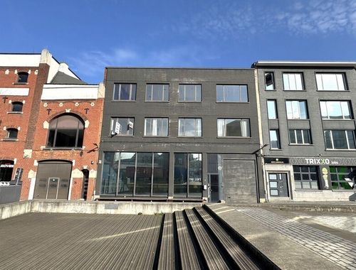                                         Kantoor te huur in Antwerpen, € 2.424
